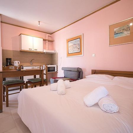 Tiny Studio Marousi Area Apartment Athens Exterior photo