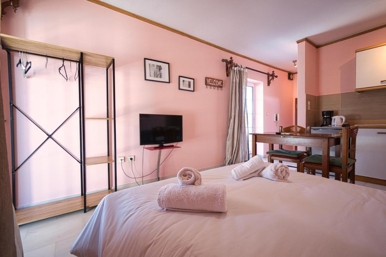 Tiny Studio Marousi Area Apartment Athens Exterior photo